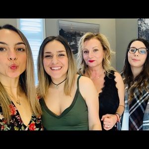 Meet your Posher, Yvonna